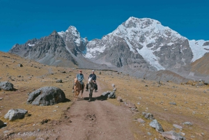 Reiten in Ausangate 7 Seen Ganztägig – Privat