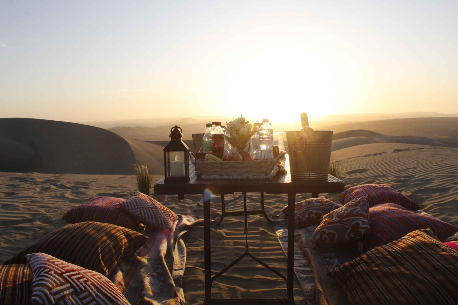 Huacachina: Dinner, BBQ, and Picnic with Dune Buggy and Sandboarding