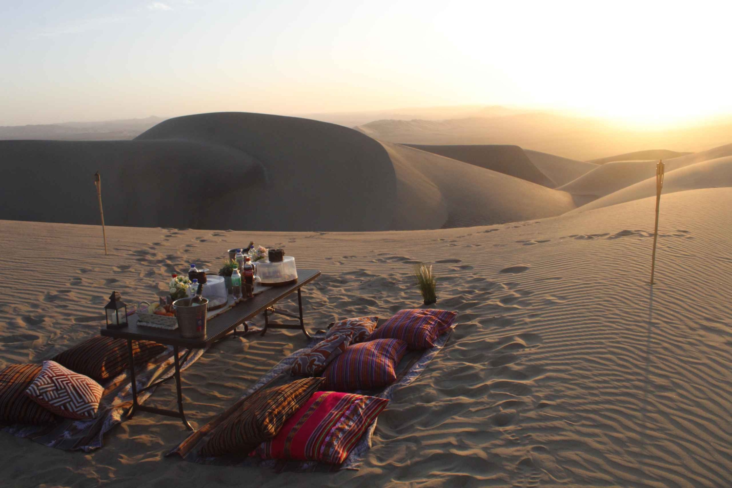 Huacachina: Dinner, BBQ, and Picnic with Dune Buggy and Sandboarding