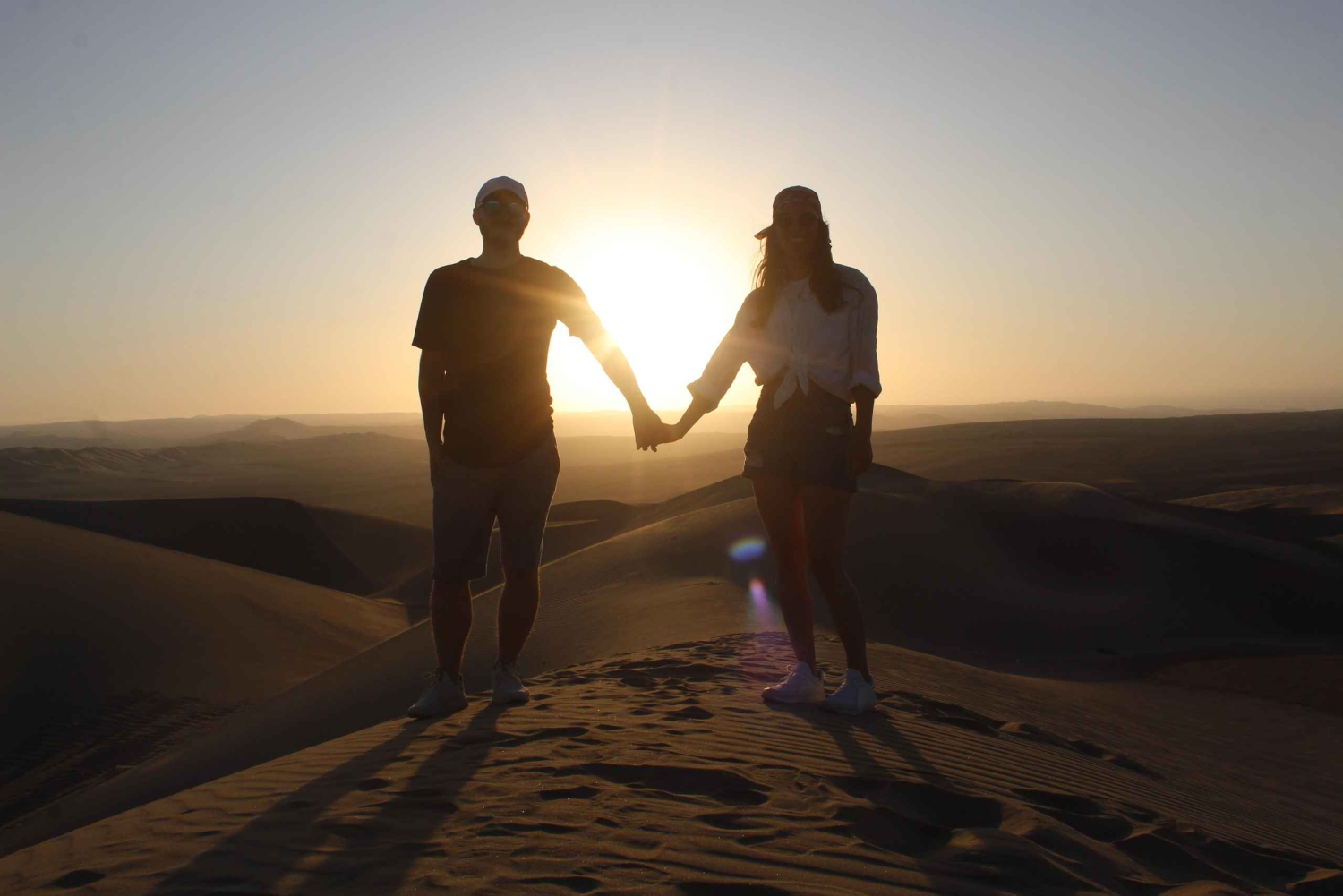 Huacachina: Dinner, BBQ, and Picnic with Dune Buggy and Sandboarding