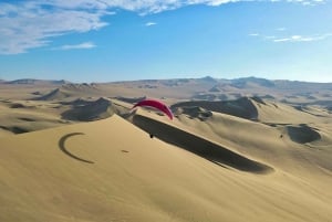 Huacachina: Paragliding over the Peruvian desert