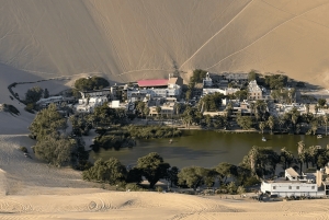 Huacachina: Paragliding over the Peruvian desert