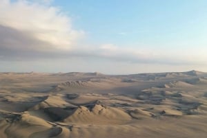 Huacachina: Paragliding over the Peruvian desert