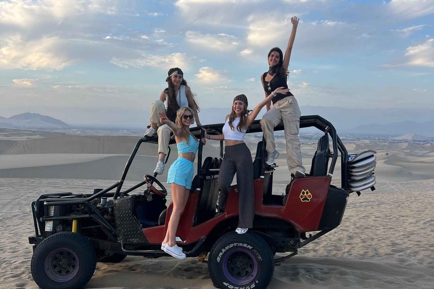 Huacachina: Tour Privado En Buggy|Tubular Por El Desierto De Ica