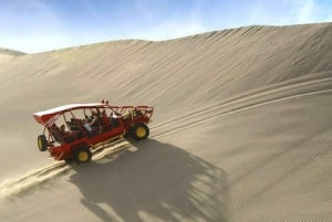 Huacachina: Hiekkalautailu ja 4x4 aavikkoseikkailu