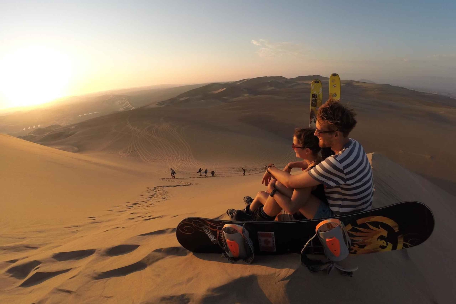 Huacachina: Sandboarding and Dune Buggy Tour + Sunset