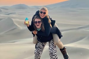 Huacachina: Sandboarding/Sandskiing-upplevelse vid solnedgången på galna buggy