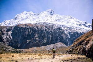 Huaraz: trekking di 3 ore a Laguna 69 con pranzo facoltativo