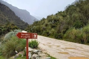 Huaraz: Ganztägiger Ausflug zur Laguna 69 + Blick auf die Laguna Llanganuco
