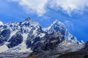 Huaraz: Trekking Santa Cruz-Llanganuco 4Days /3 Nights