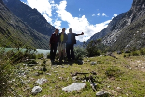 Huaraz: Trekking Santa Cruz-Llanganuco 4Days /3 Nights