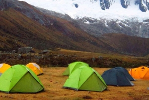 Huaraz: Trekking Santa Cruz-Llanganuco 4Days /3 Nights