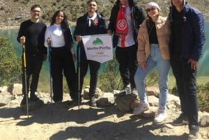 VIP-dagtocht naar de Humantay-lagune - met Portugese gids