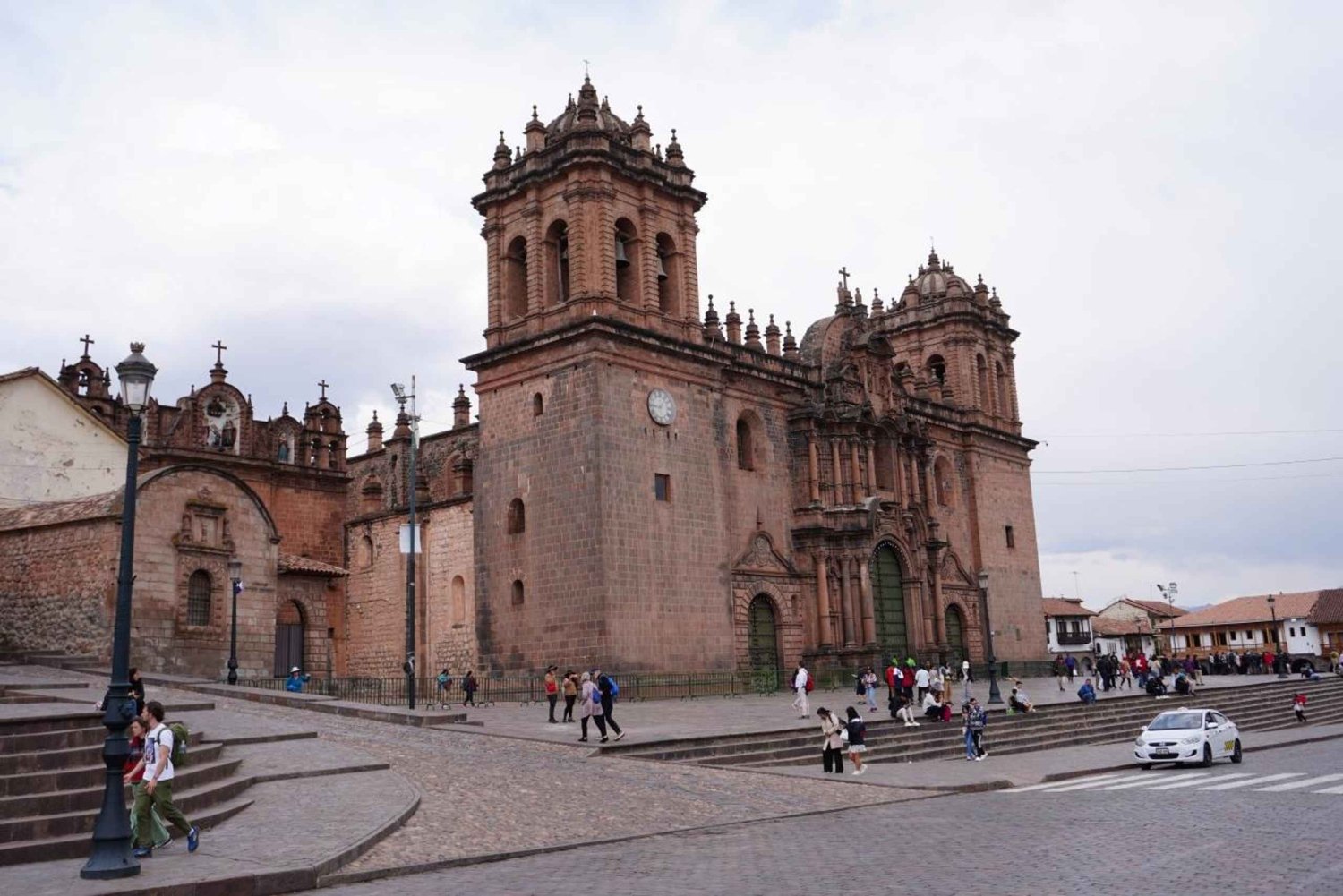 In Cusco: Walking tour through the historic center of Cusco.