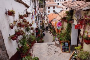 I Cusco: Vandringstur gjennom det historiske sentrum av Cusco.