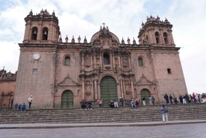I Cusco: Vandringstur gjennom det historiske sentrum av Cusco.