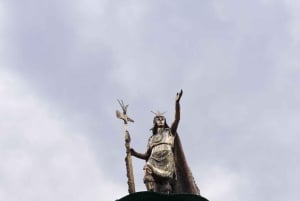 I Cusco: Vandringstur gjennom det historiske sentrum av Cusco.
