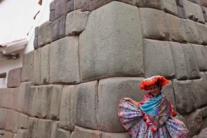 I Cusco: Vandringstur gjennom det historiske sentrum av Cusco.