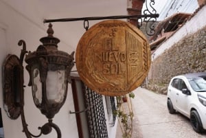 I Cusco: Vandringstur gjennom det historiske sentrum av Cusco.