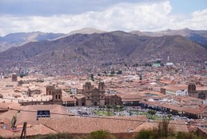 I Cusco: Vandringstur gjennom det historiske sentrum av Cusco.