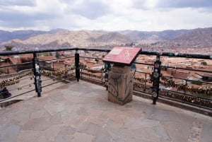 I Cusco: Vandringstur gjennom det historiske sentrum av Cusco.