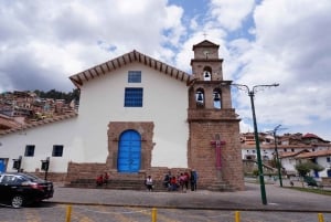 I Cusco: Vandringstur gjennom det historiske sentrum av Cusco.