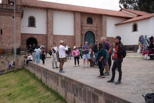 I Cusco: Vandringstur gjennom det historiske sentrum av Cusco.