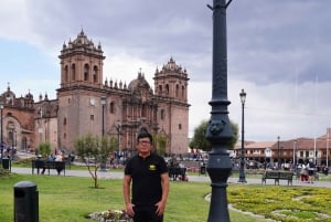 I Cusco: Vandringstur gjennom det historiske sentrum av Cusco.