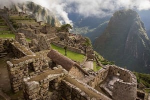 INCA TRAIL 4 DAYS TREK TO MACHU PICCHU