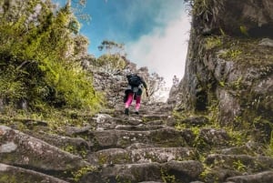 INCA TRAIL 4 DAYS TREK TO MACHU PICCHU