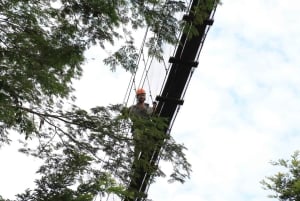 Iquitos: Amazon Zipline Adventure og hængebro