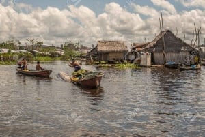 Iquitos: Belén Market Tour with Boat Ride and Art Show