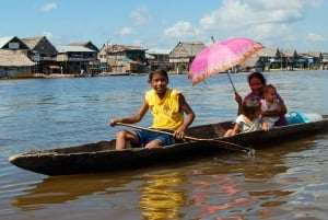Iquitos: Belén Market Tour with Boat Ride and Art Show