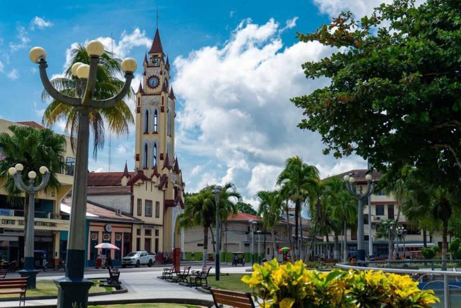 Byrundtur i Iquitos + flytende hus i Belén