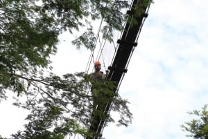 Iquitos: Hele dag Canopy (Zip Line) en Hangbruggen