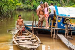 Iquitos: wycieczka łodzią z przewodnikiem po Amazonce i społeczności tubylczej