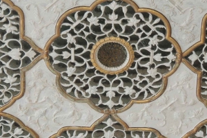 ジャイプル：エアコン付きの車で行くガイド付きロイヤルジェム1日プライベートツアー