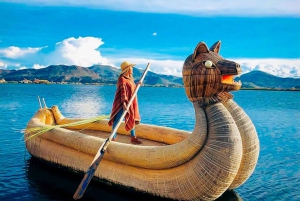 Kayak en la Isla Flotante de los Uros y Taquile en speadboat