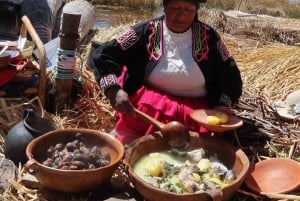 Lago Titicaca:Isla Flotante Chimu con talleres en tejido de totora y pesca