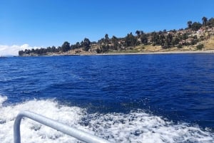 Lake Titicaca, Peru: Guided Tour to the Uros and Amantani Islands with Lunch
