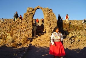 Heldagsutflukt til Titicacasjøen, Uros og Taquile