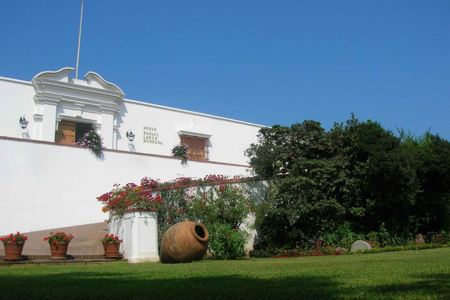 Larco Museum, Pisco Tavern & Magic Water Circuit Aften