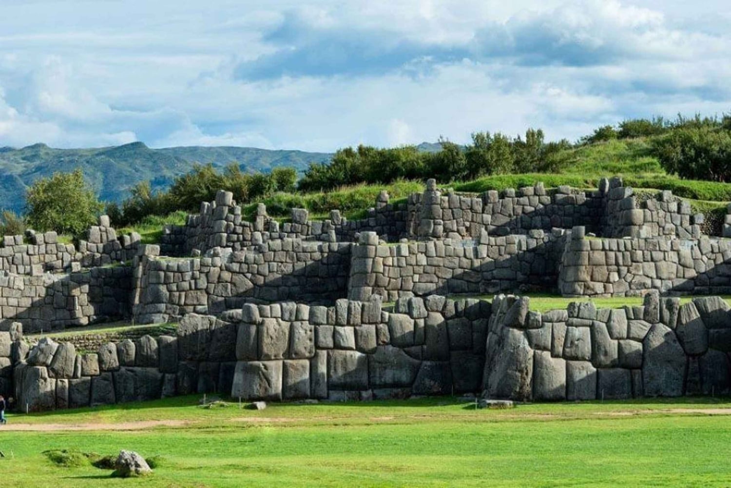 Leave in Sacsayhuaman