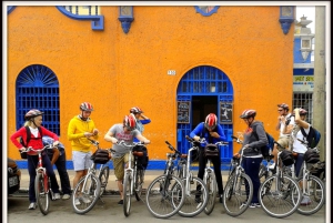 Lima: 3.5-Hour Cycling Tour of San Isidro and Miraflores