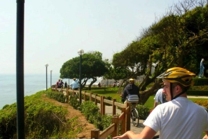 Lima: 3.5-Hour Cycling Tour of San Isidro and Miraflores