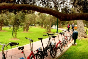 Lima: 3.5-Hour Cycling Tour of San Isidro and Miraflores