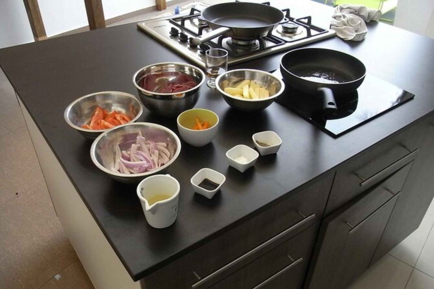 リマ：ミラフローレスでの 4 コース ペルー料理教室