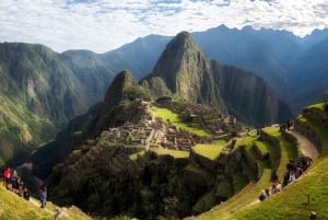 Lima: 7-Day Inca Tour with Flights and Macchu Picchu