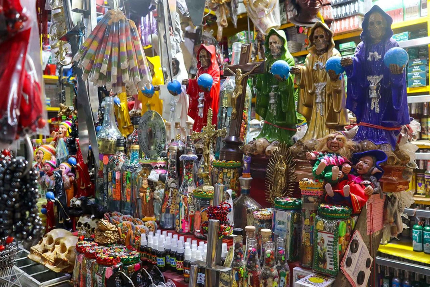 Lima: Alternative tour of Gamarra and the Witches' Market