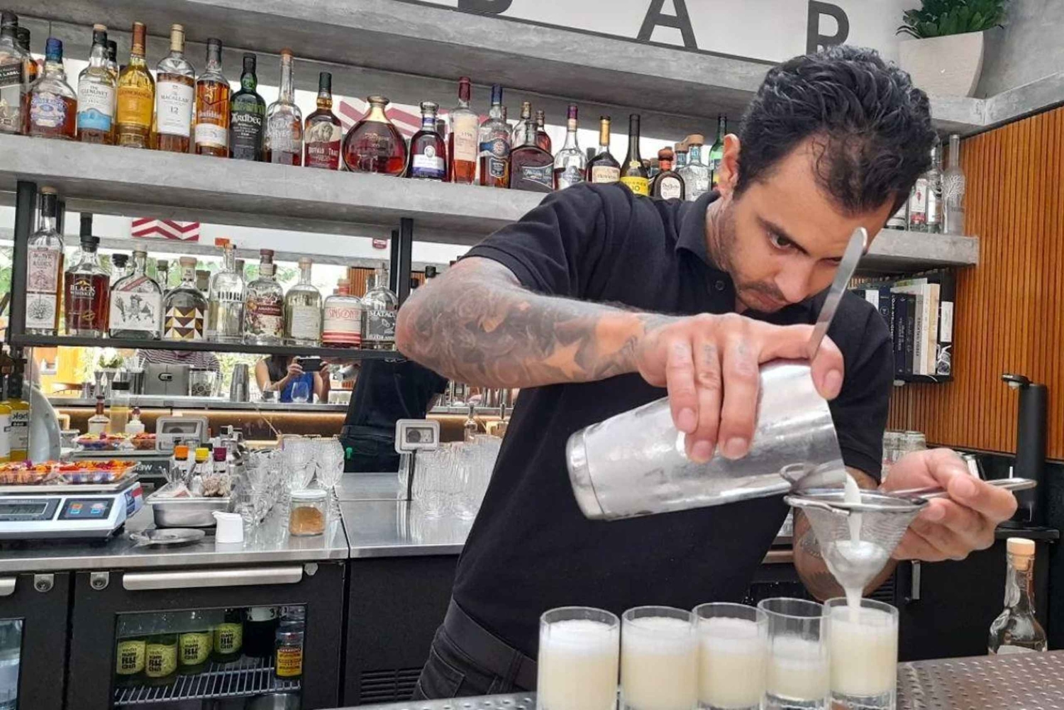 Lima: tour gastronomico guidato a Barranco con degustazioni